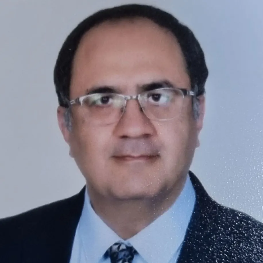 دکتر علی مختار