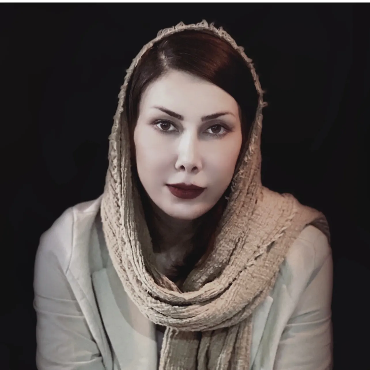 دینا قلی پور