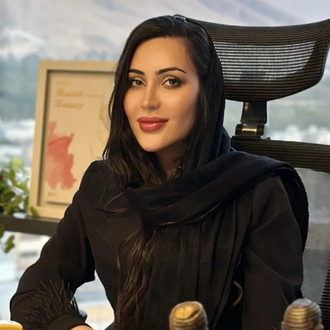 دکتر نادیا متقی