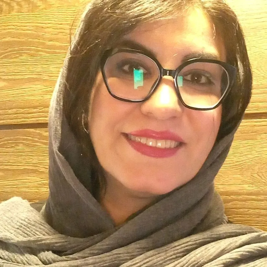 نرگس صمدی