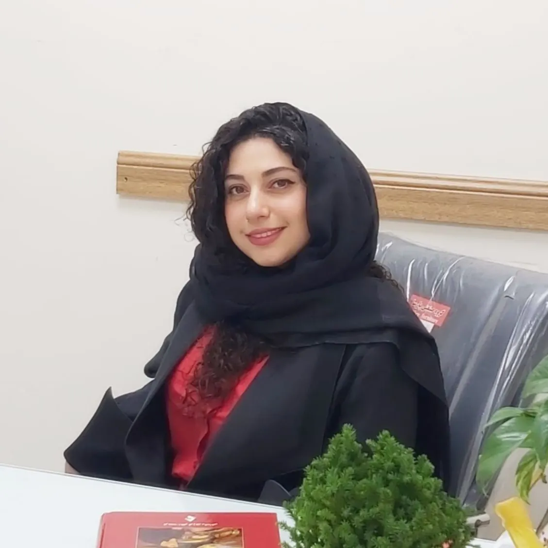 فرزانه اکبری