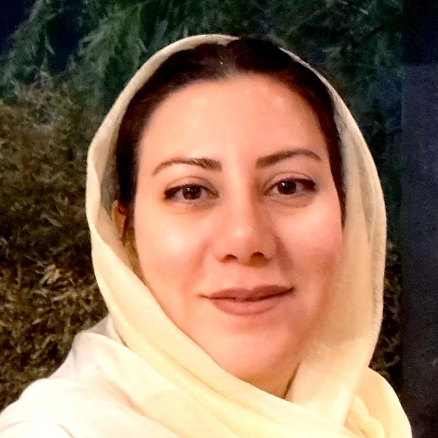 نادیا حدادیان