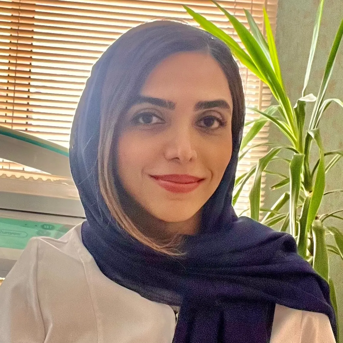 دکتر منا نجفی