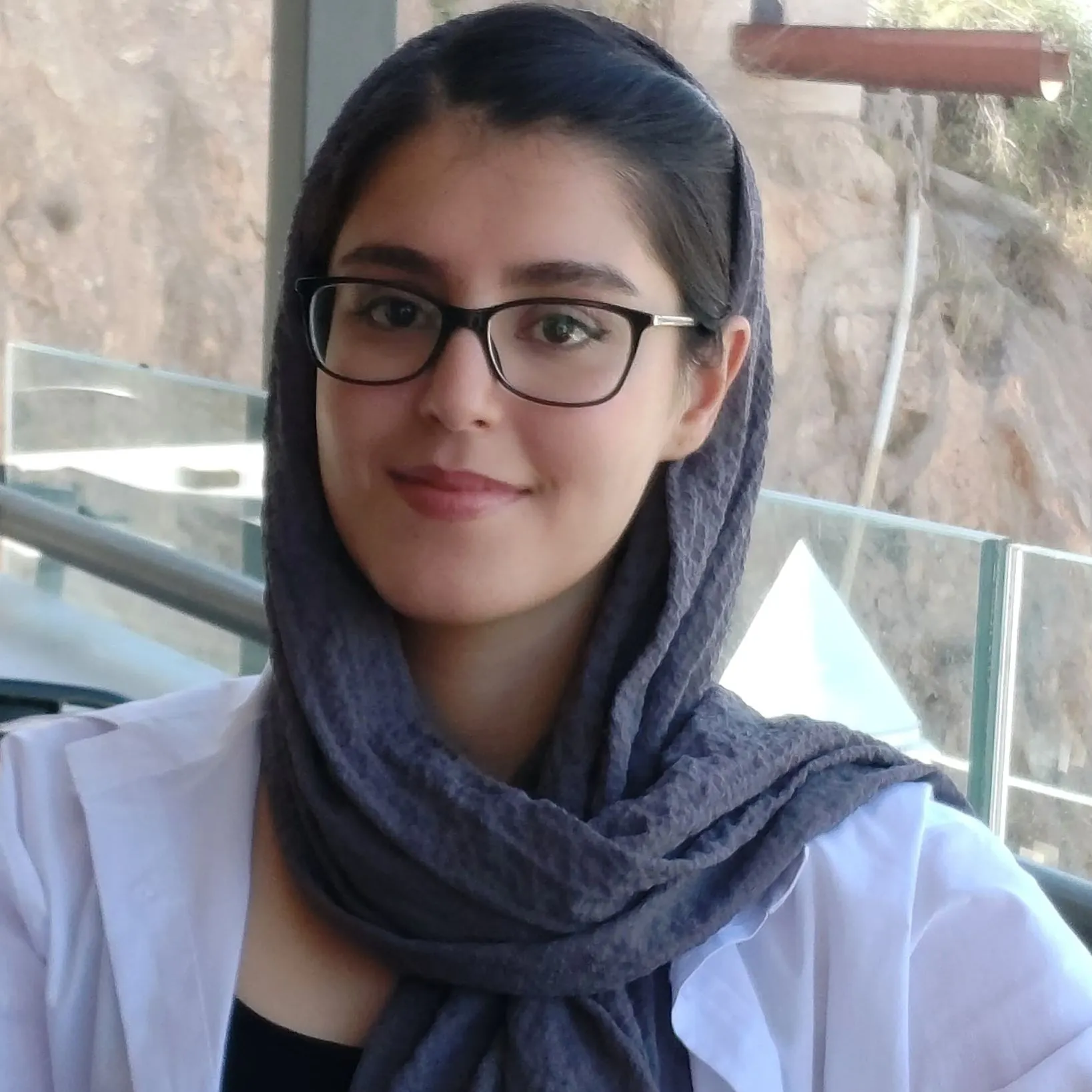 دکتر نیلوفر اوجی