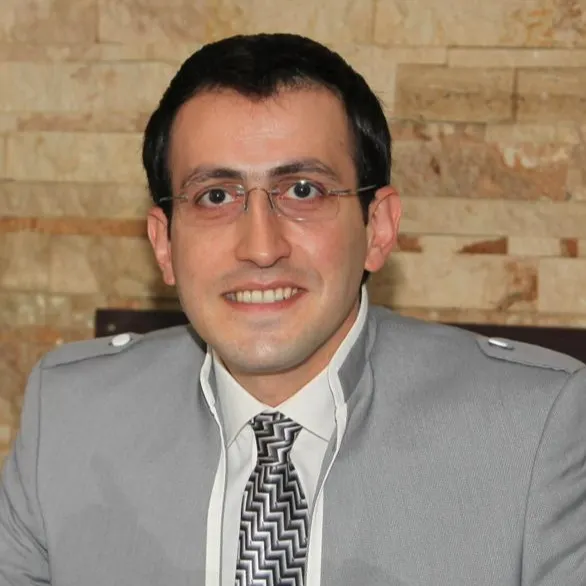 دکتر مرتضی عشاق