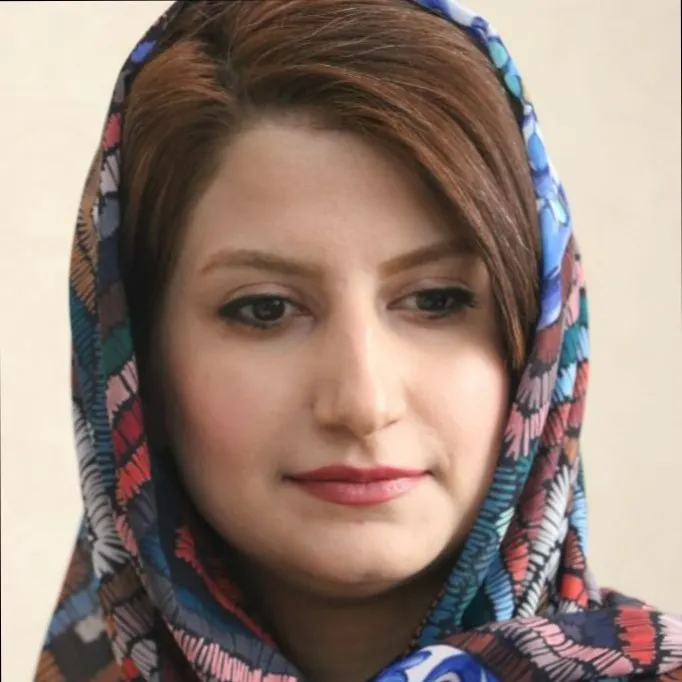 انسیه عرب پور