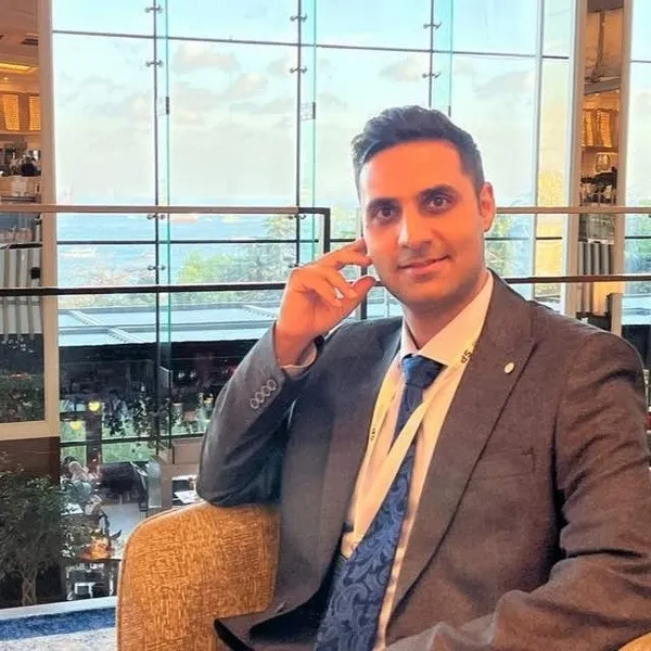 دکتر احسان مشتاقی