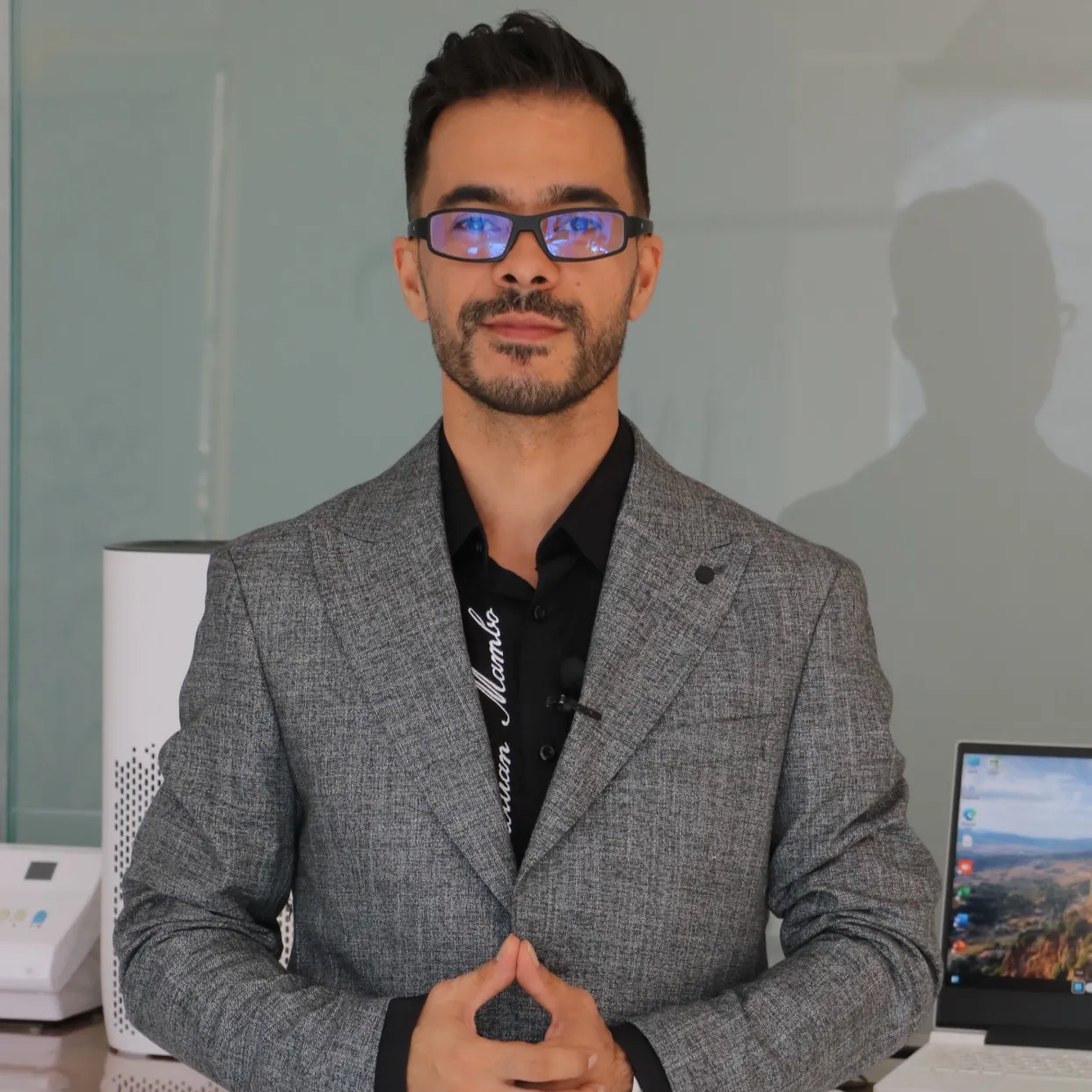 دکتر علیرضا دلربا