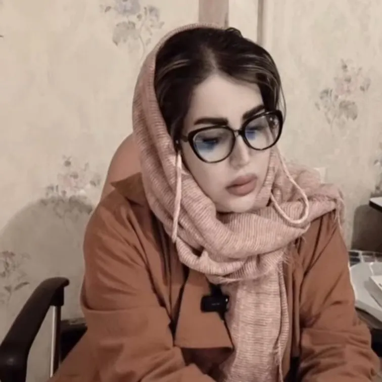 دکتر مهناز آخوندزاده