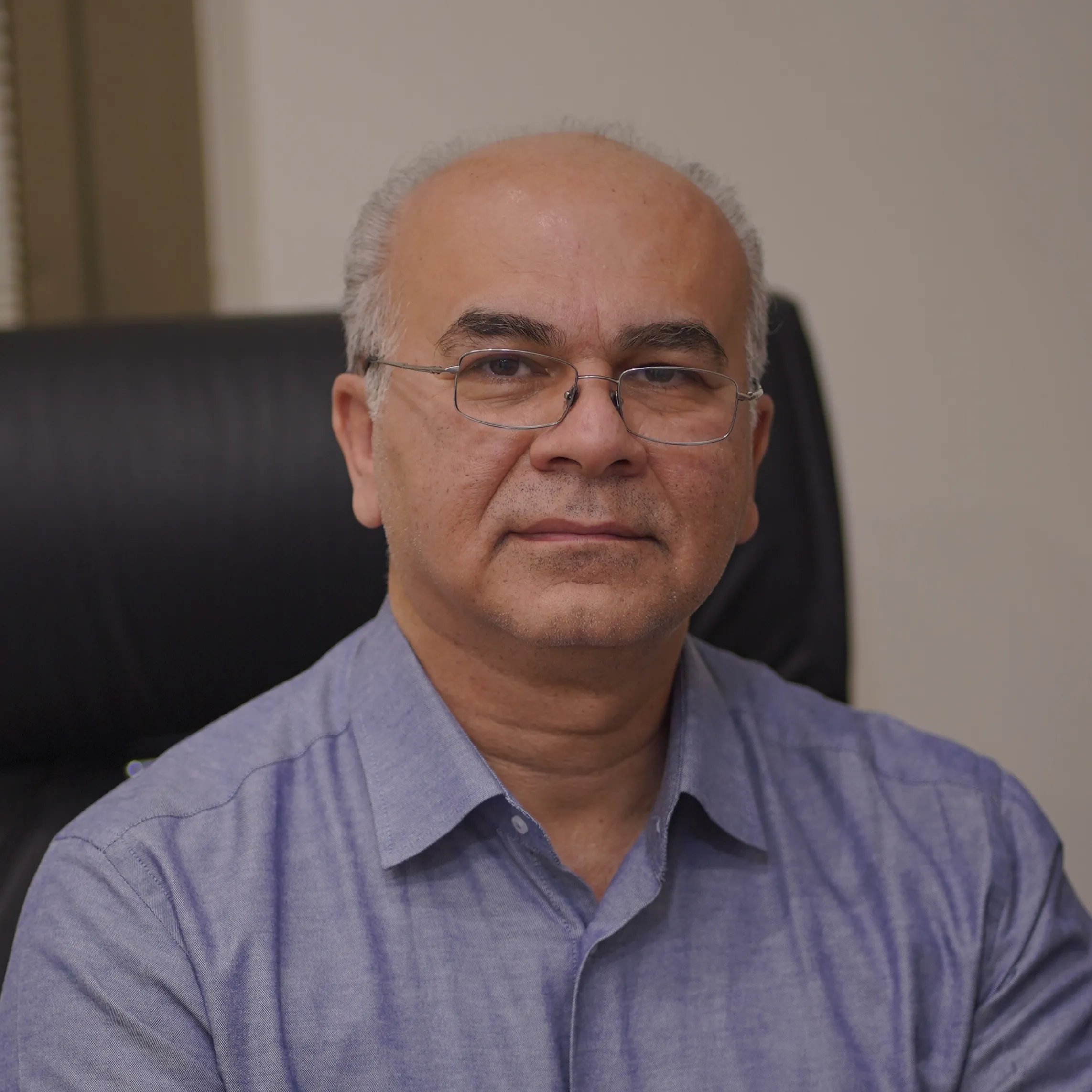 دکتر سعید اکبری حقیقت