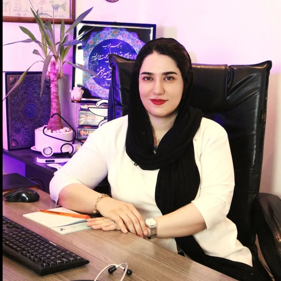 دکتر مریم مومن