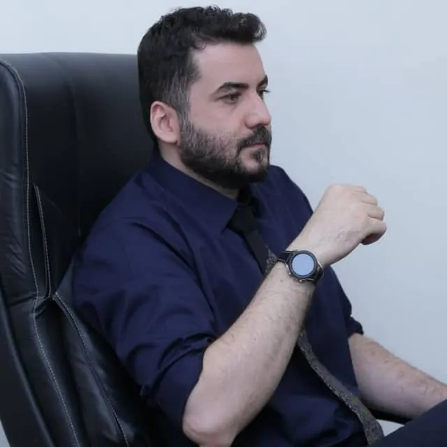 دکتر فرزین داودی