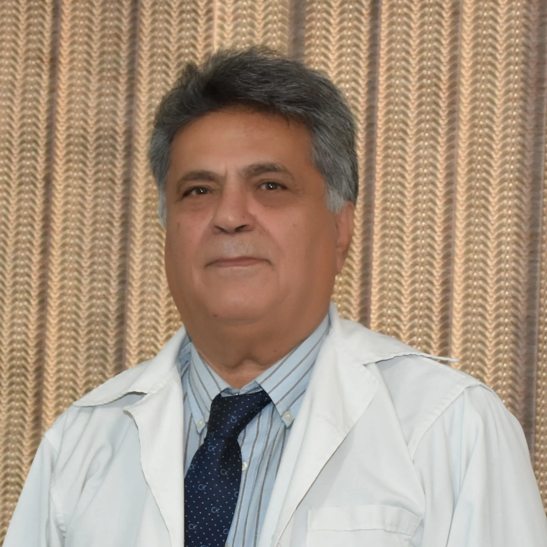 دکتر ایرج خسرونیا