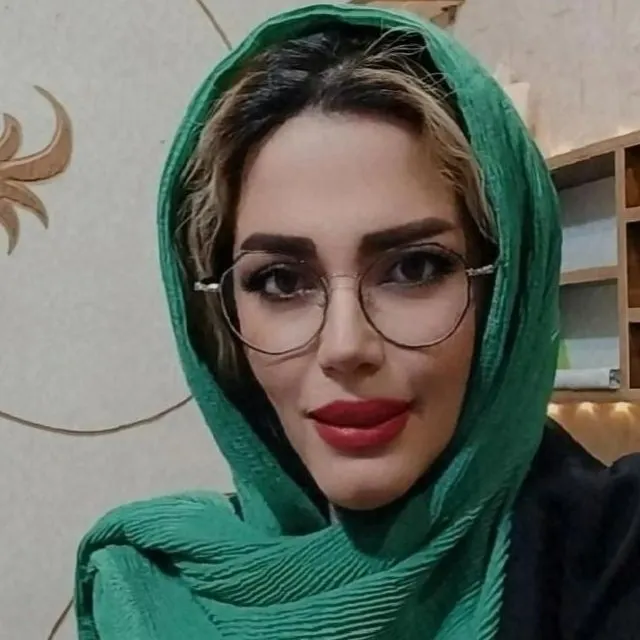 آرزو سادات اسحاقی