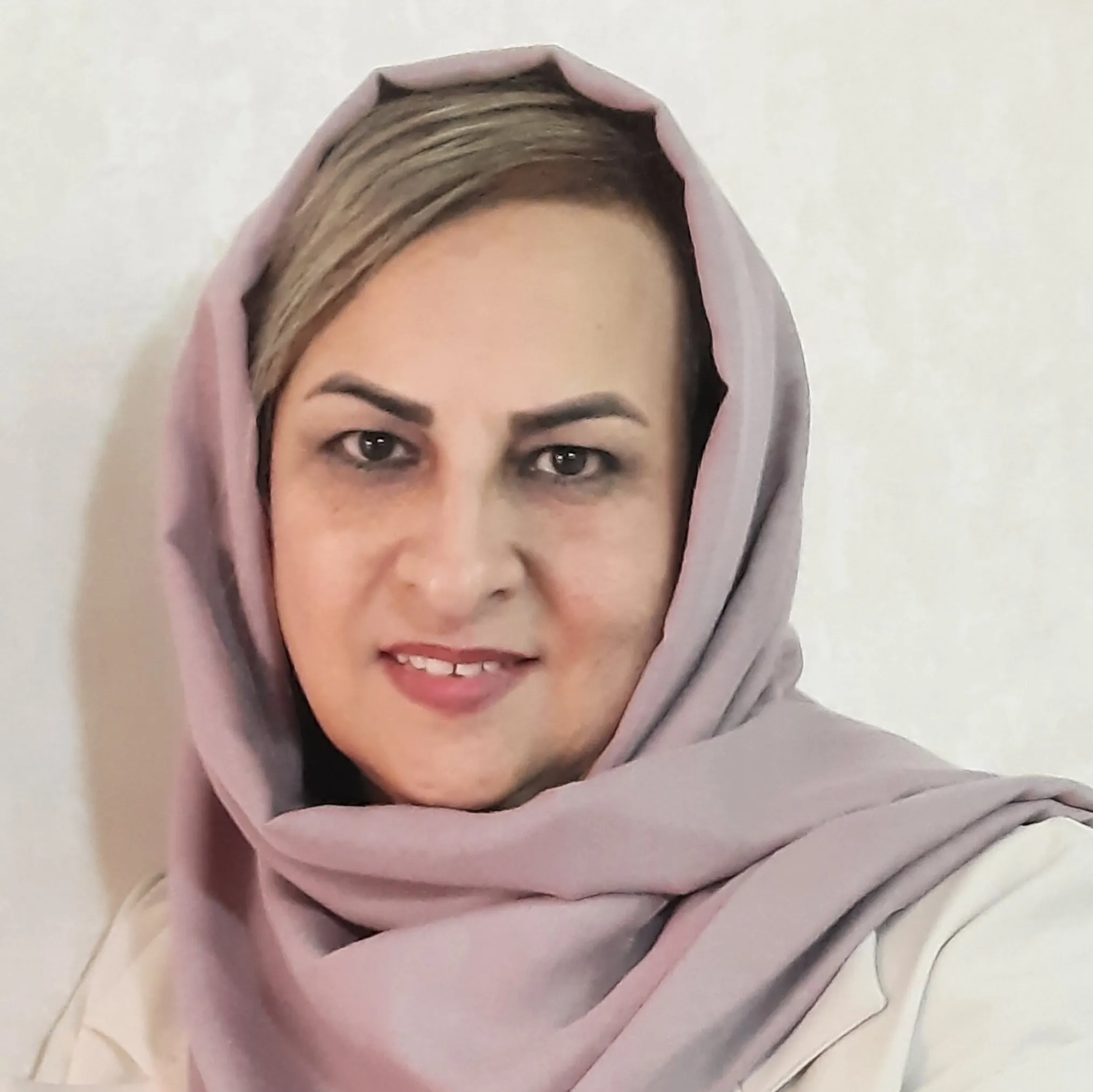 زهرا کریمی