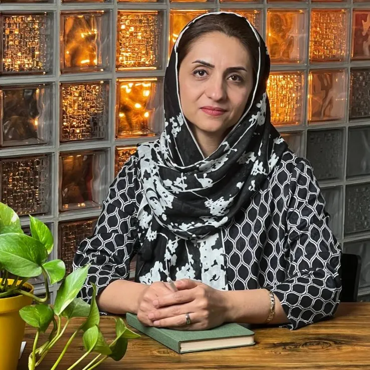 نیلوفر نوربخش