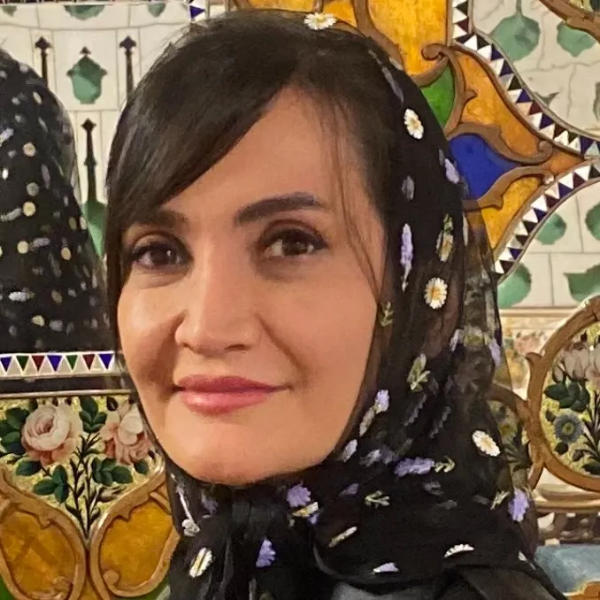 دکتر سارا طباخها