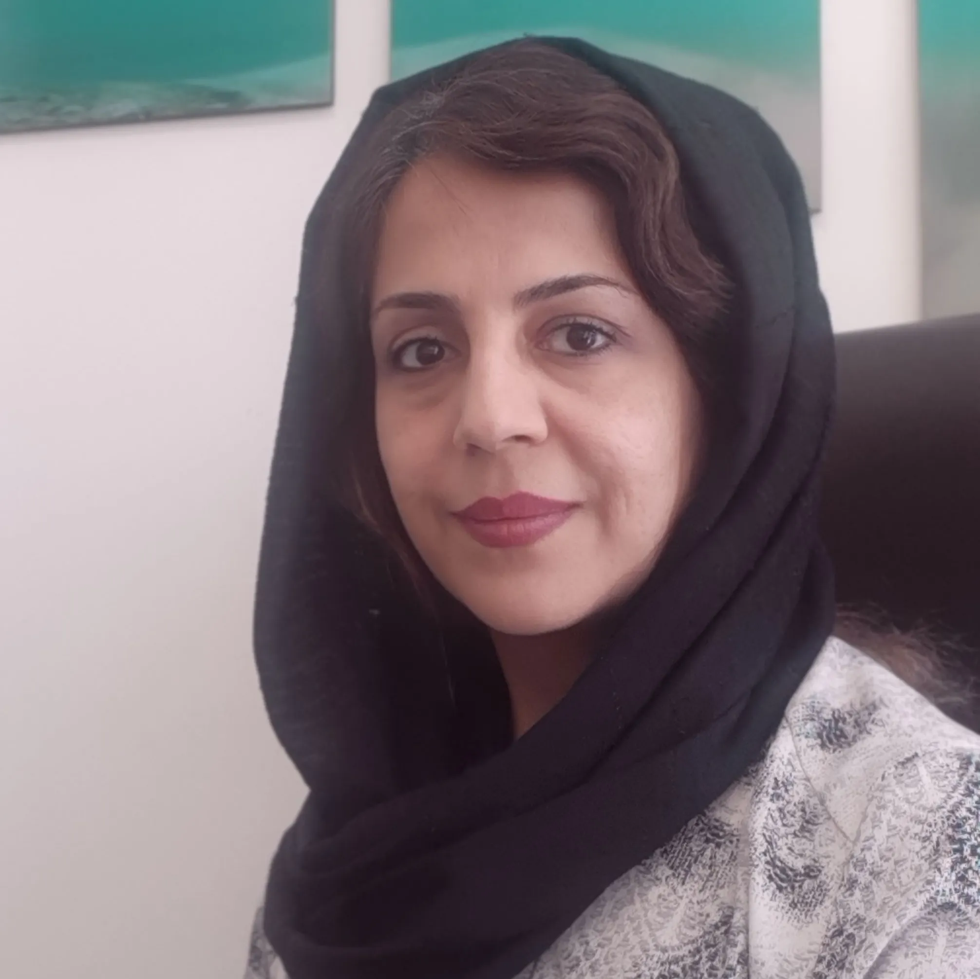 دکتر سارا میرزاجانی