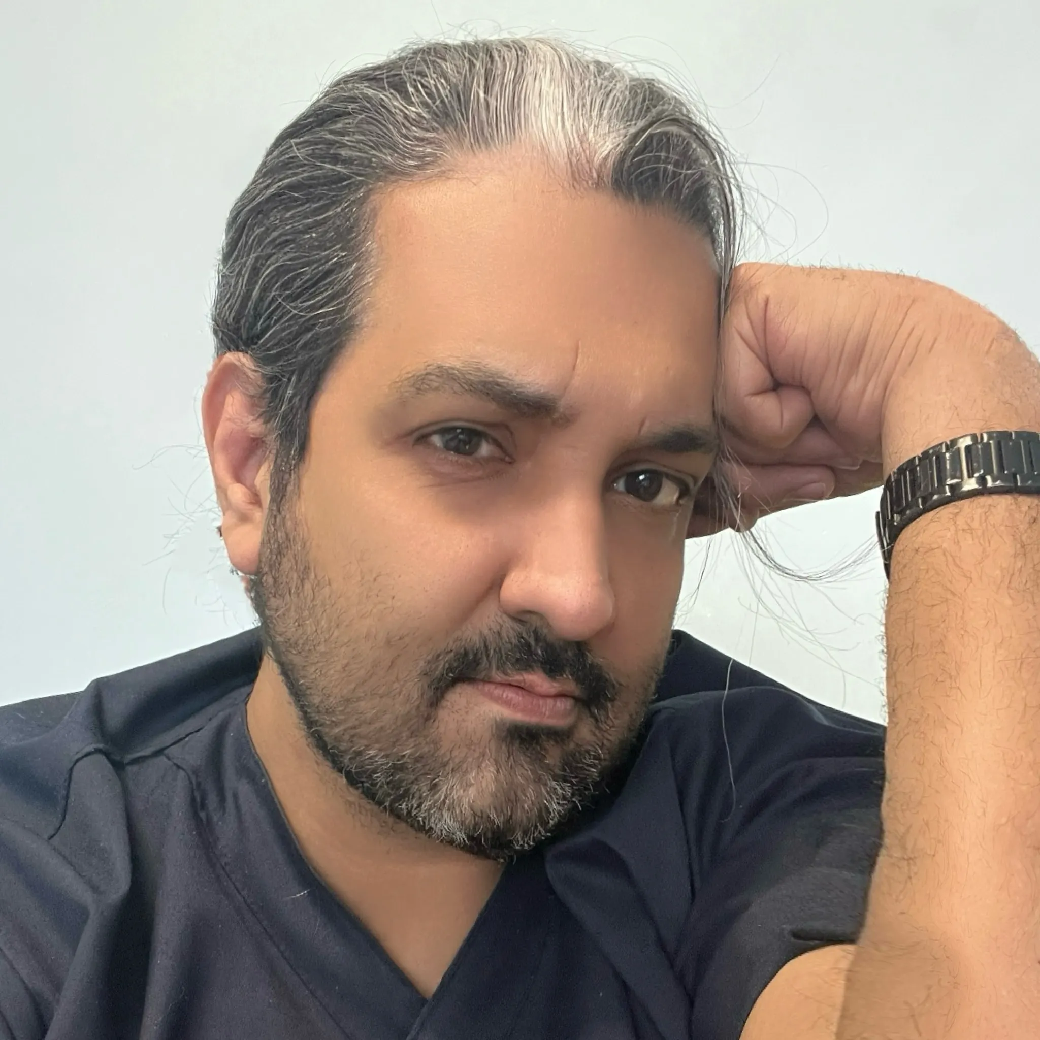 دکتر میلاد اسماعیل زاده