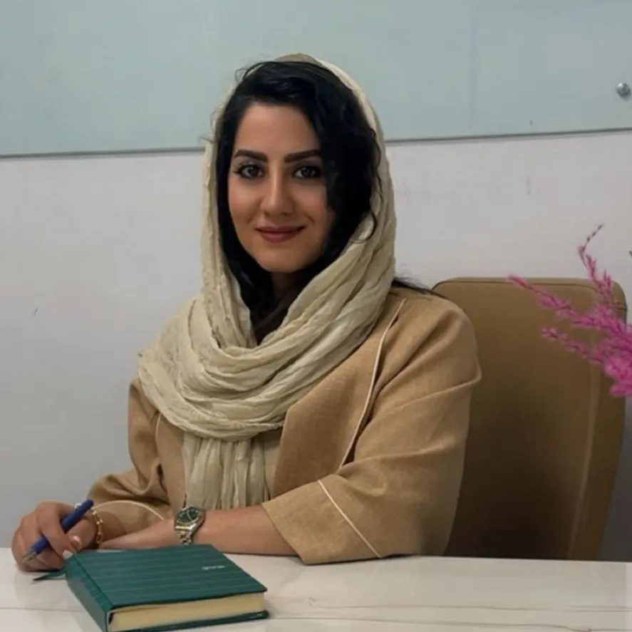صبا عزیزروستا