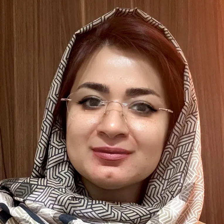 مه تا پاکباز نژاد اسمعیلی