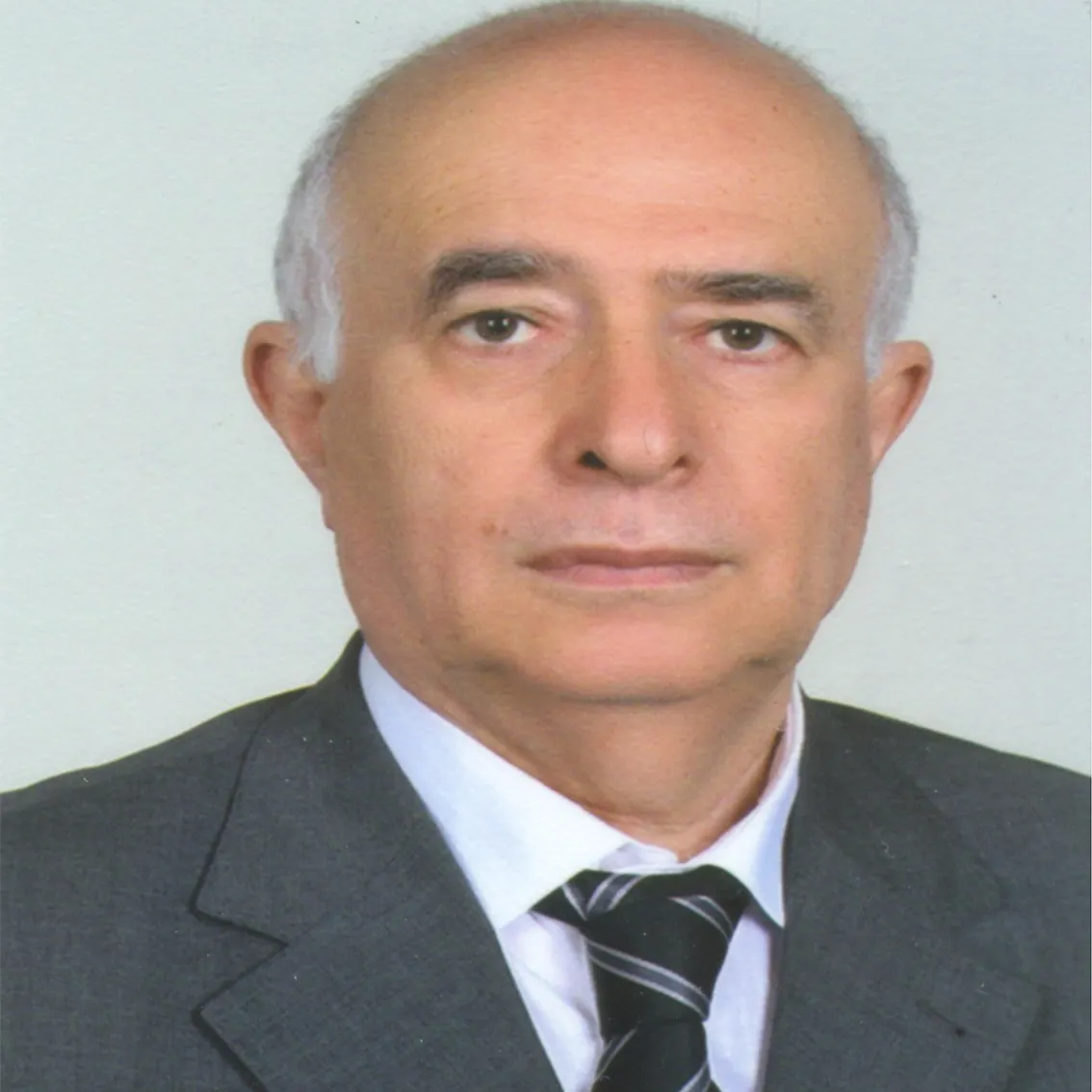 دکتر اکبر چهراسن