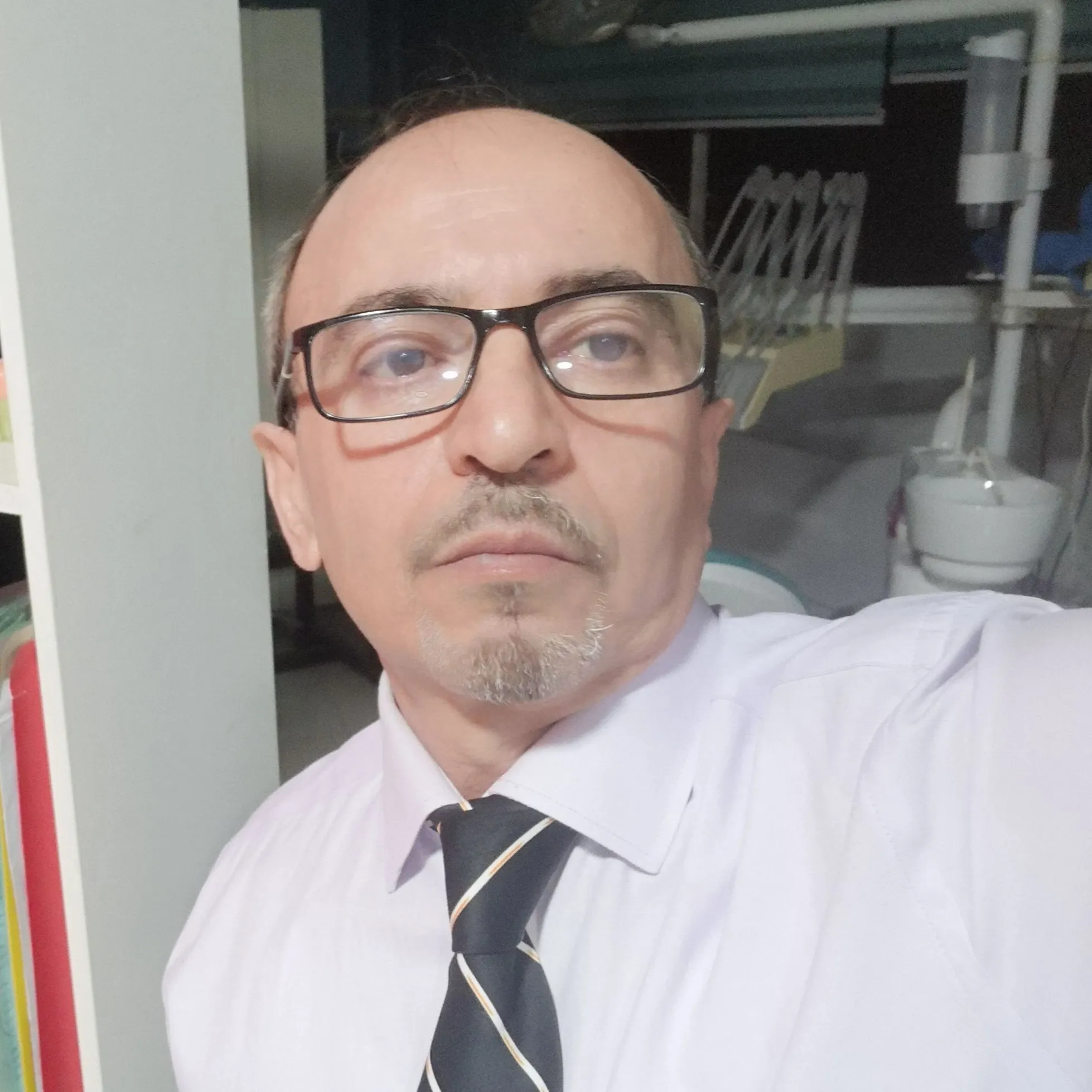 دکتر نادر زرگر صالح