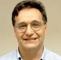 دکتر رضا اخوان سیگاری