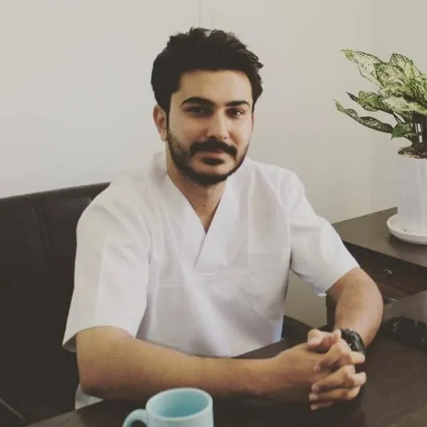 اشکان زارعی
