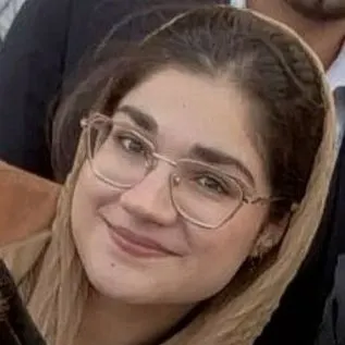 زینب احمدی