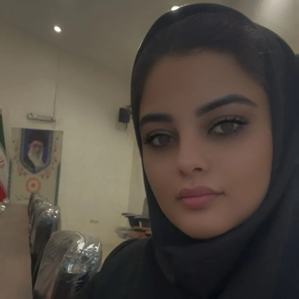 غزل اکبری