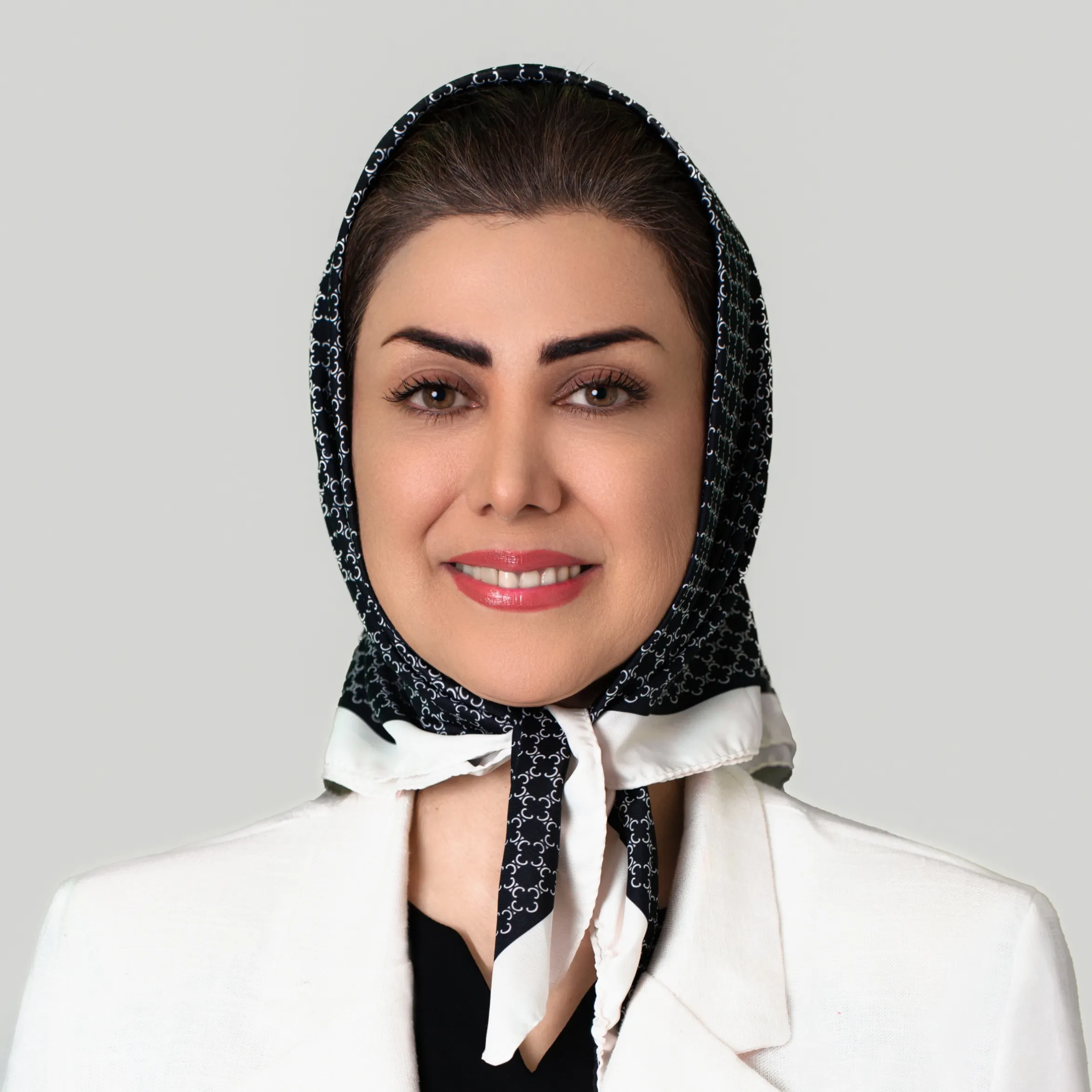 دکتر شبنم بزرگ زاده وسطی کلائی