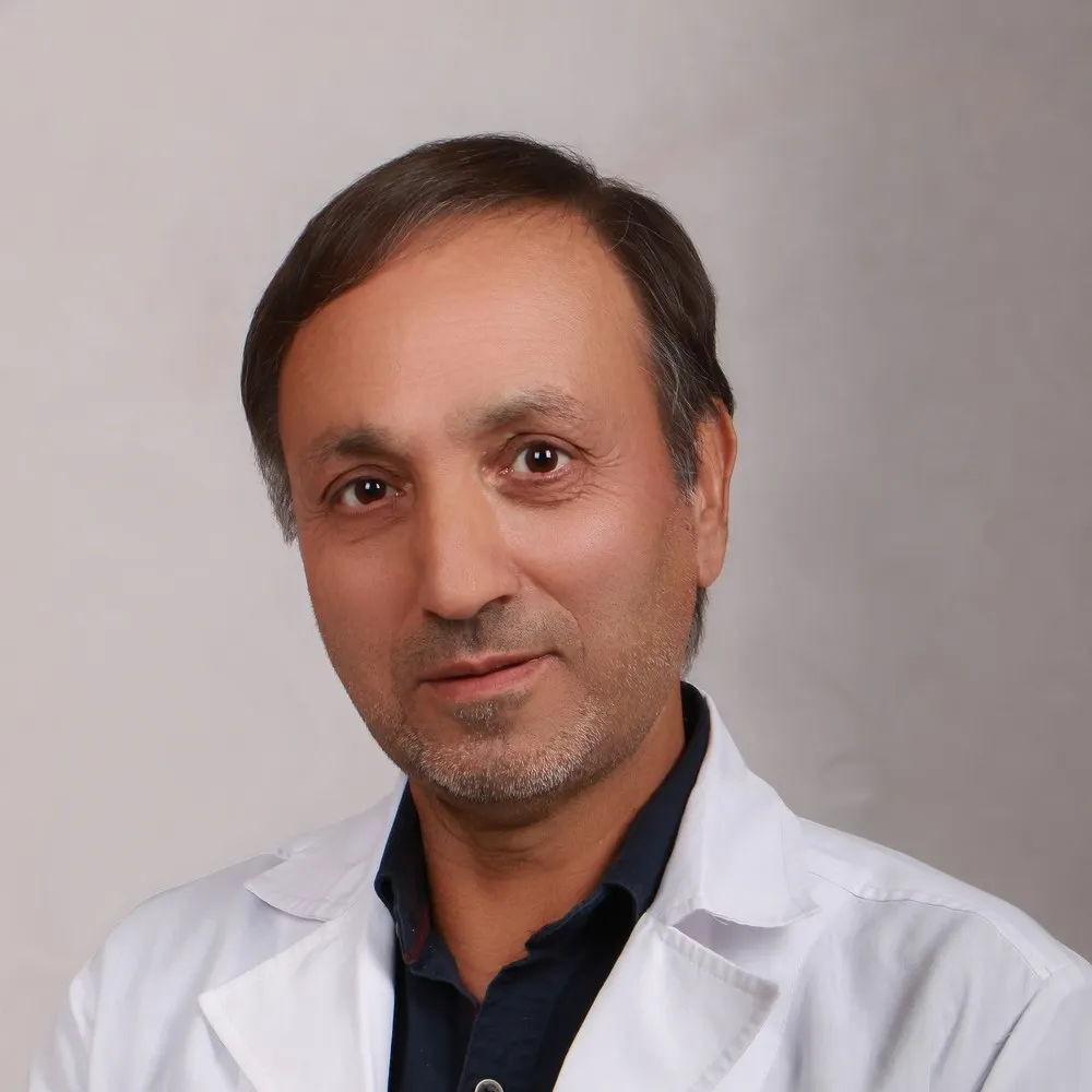 دکتر یداله اسلامی