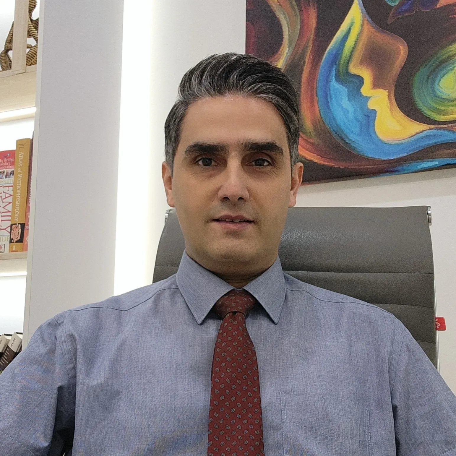دکتر علیرضا لطفی زاده ژاد