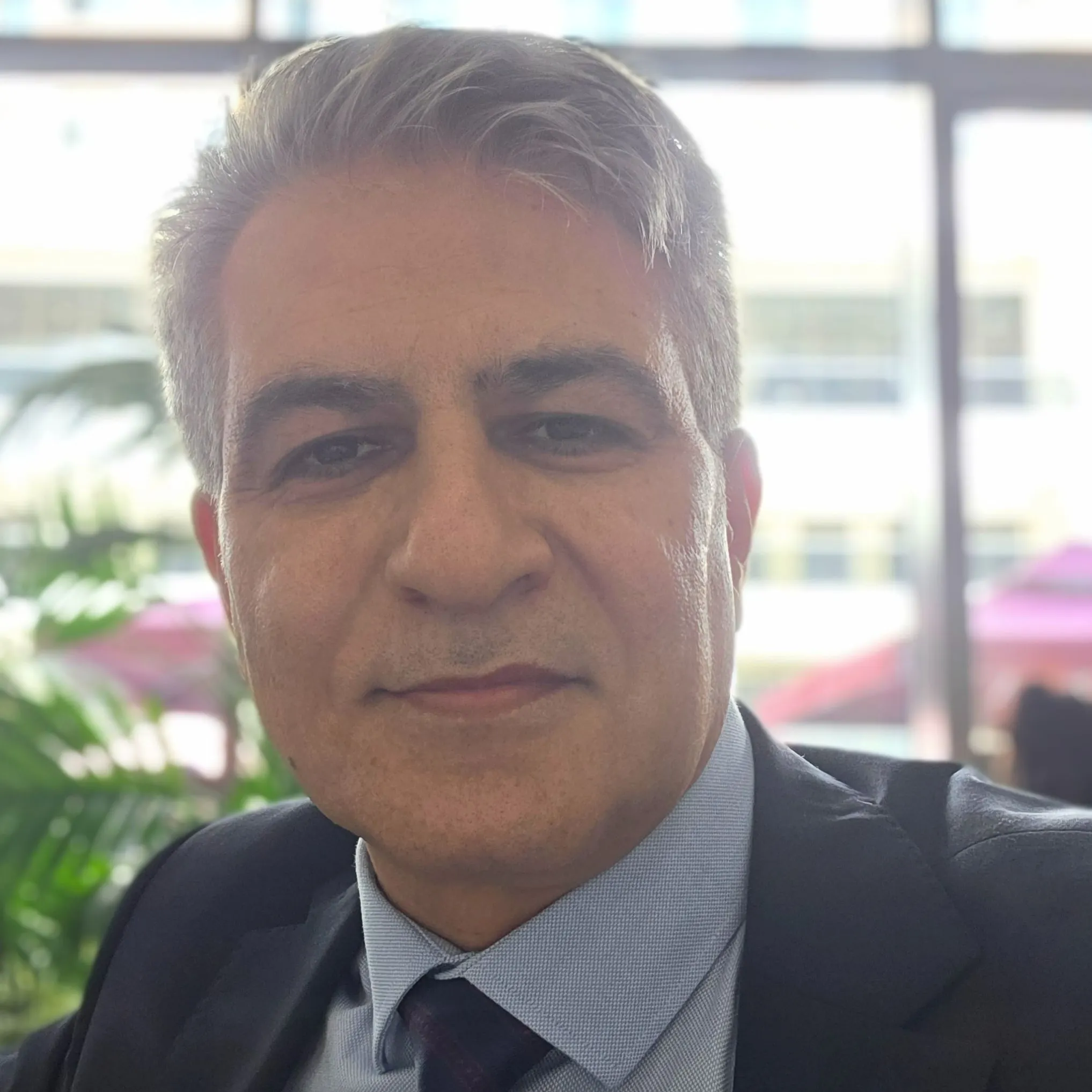 دکتر فرامرز همایونی
