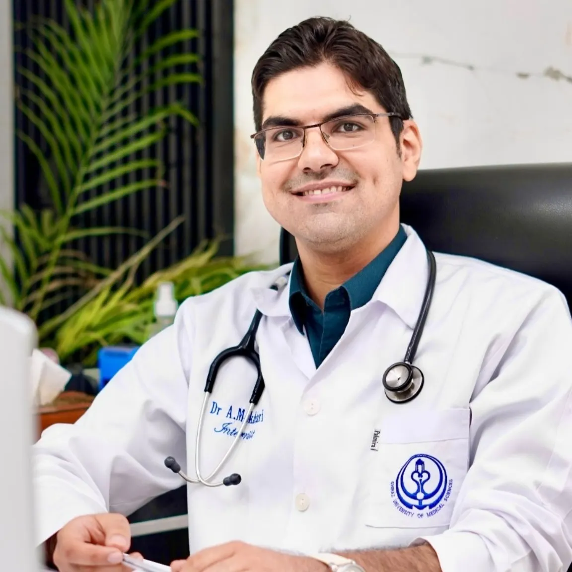 دکتر احمد مختاری