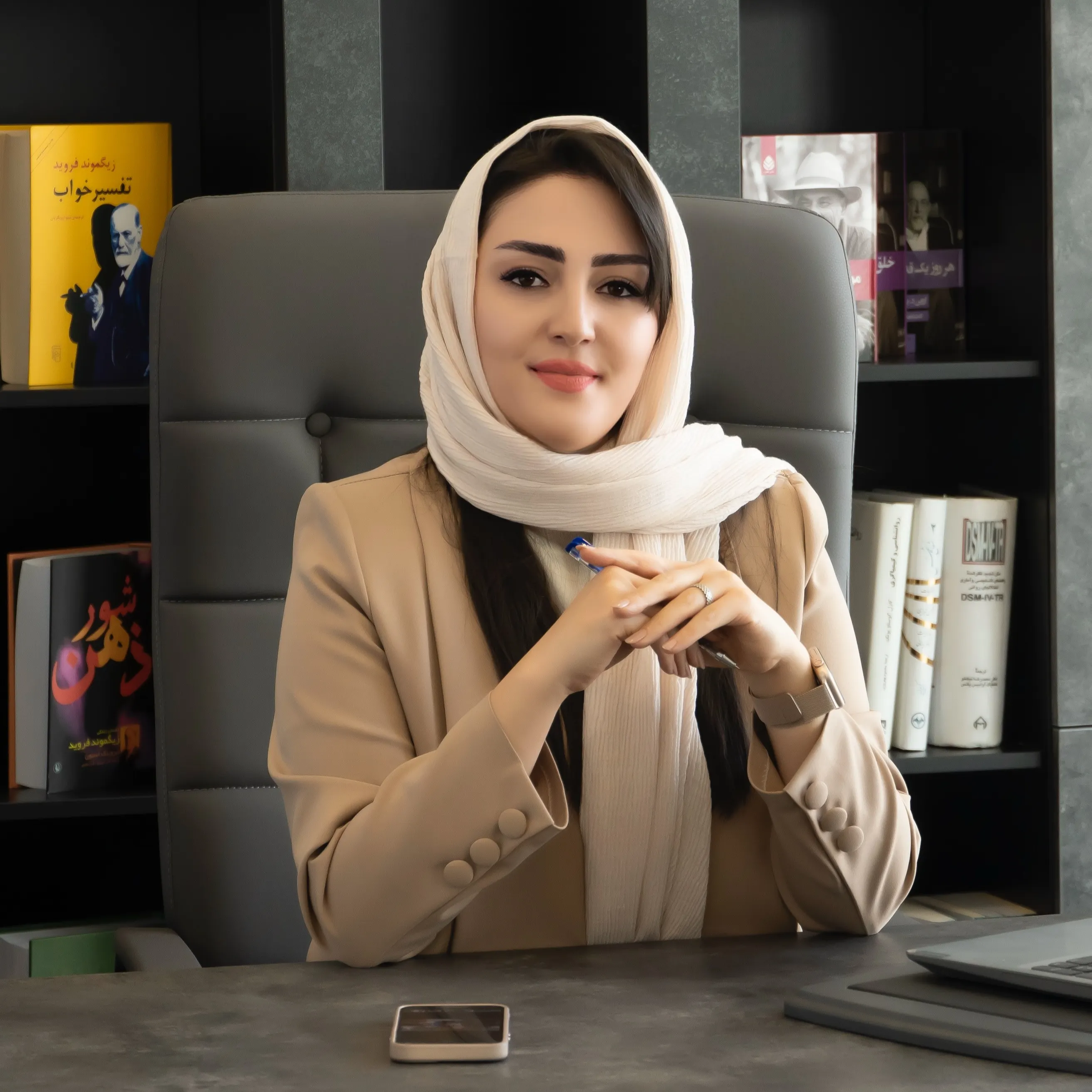 دکتر لیلا پاکروح