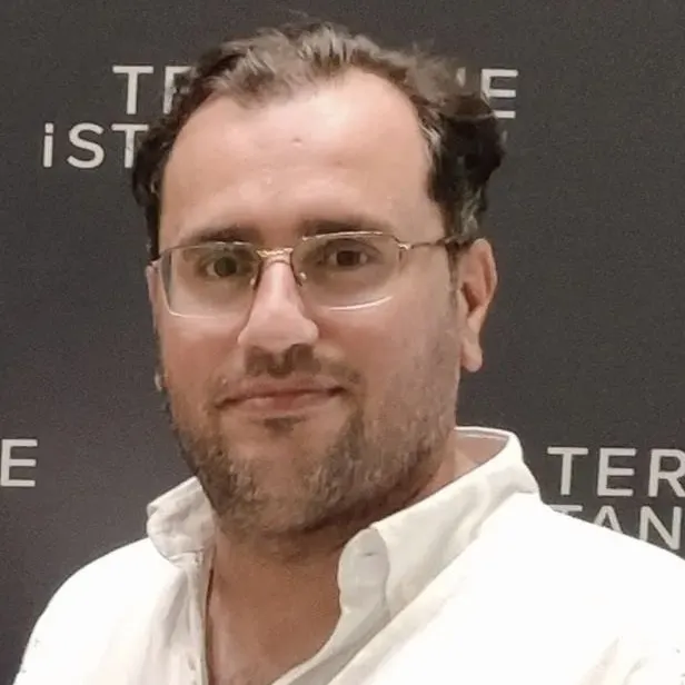 دکتر کمیل بائی