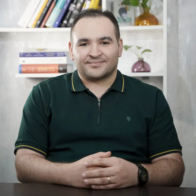 دکتر آرش عقیقی