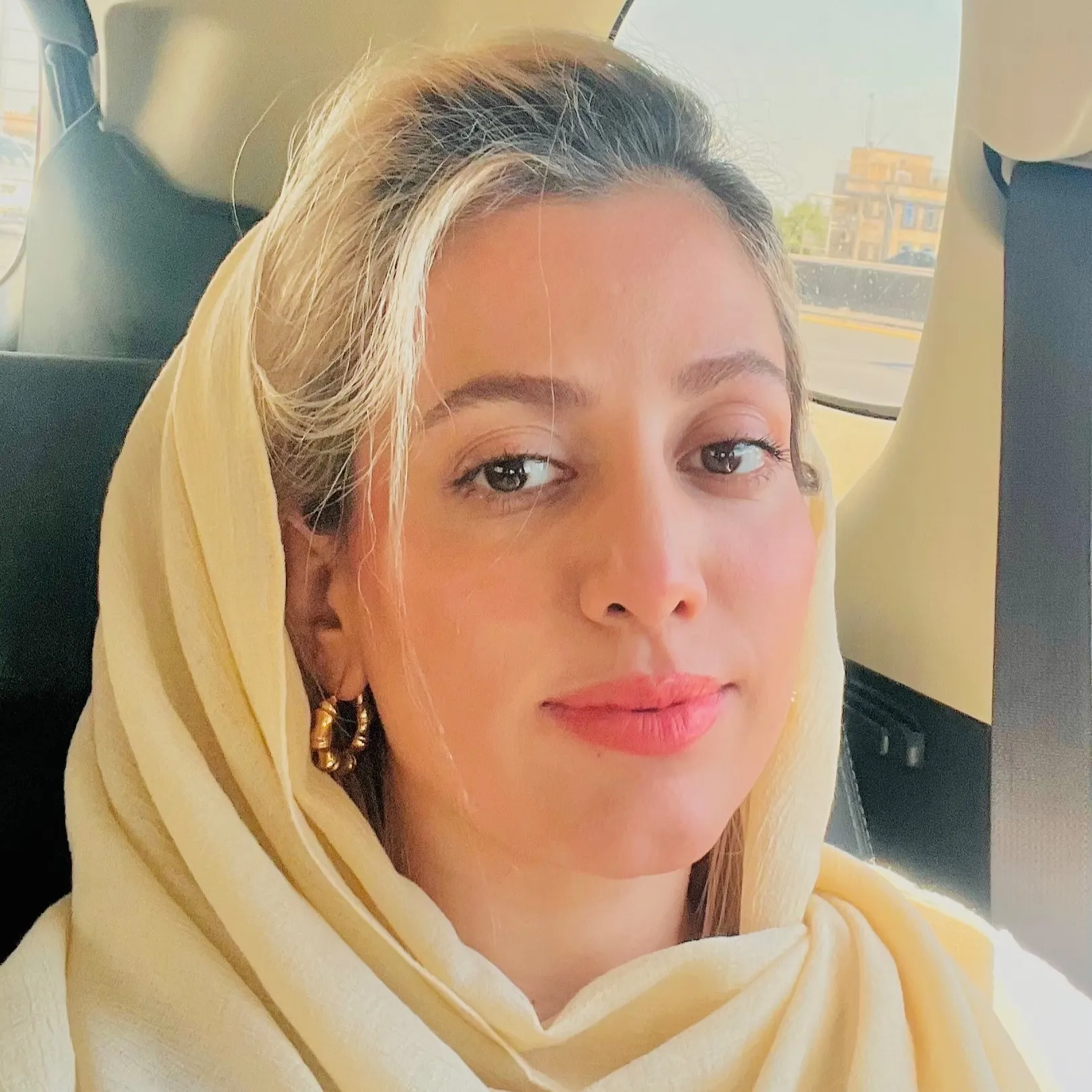دکتر مونا اسمی