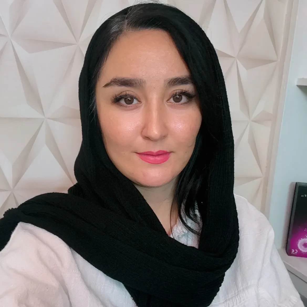 ناهید فولادی