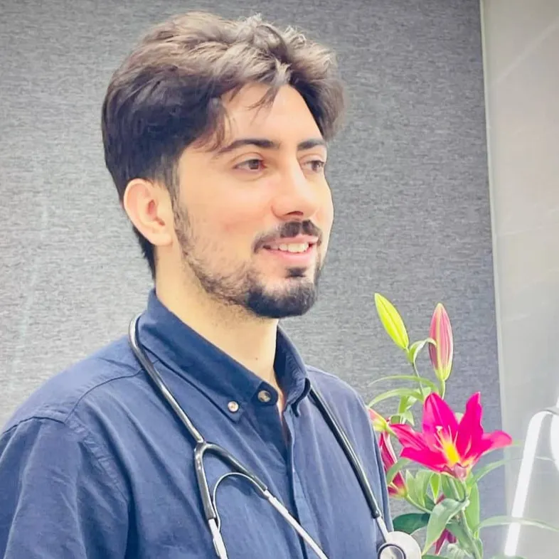 دکتر فرشاد دهقانی