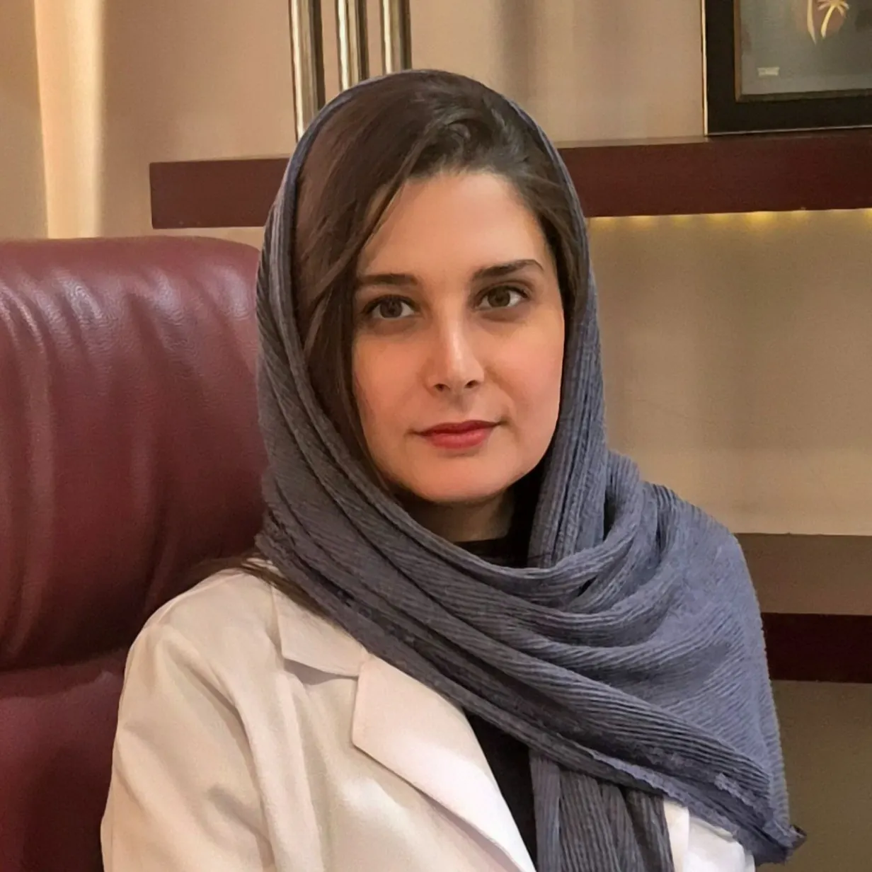 دکتر سیمین اکبری