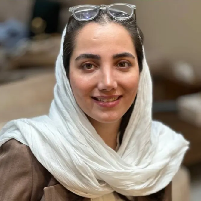 رویا ملاک درآباد