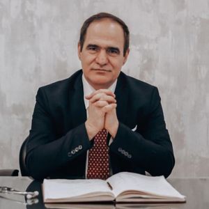 دکتر مهرداد اقدسی