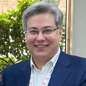 دکتر مانی قربان زاده اقدم