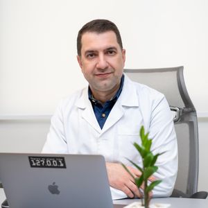دکتر علیرضا مقدسی