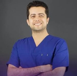 دکتر حسین چالاکی نیا