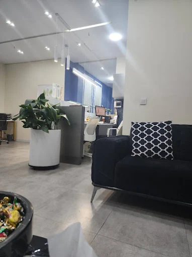 کلینیک پوست و مو آلا کرج 2