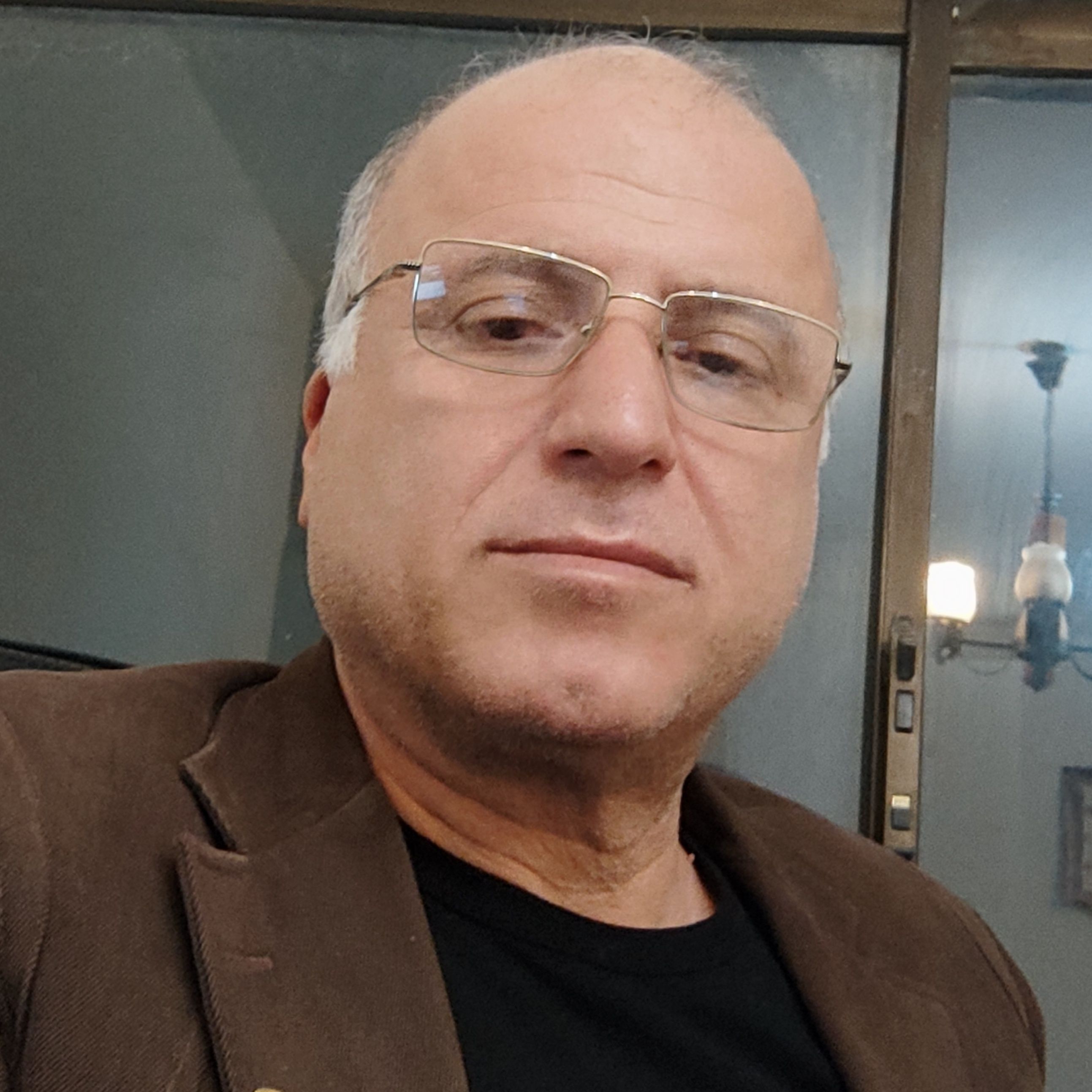 دکتر انوشیروان عزیزی
